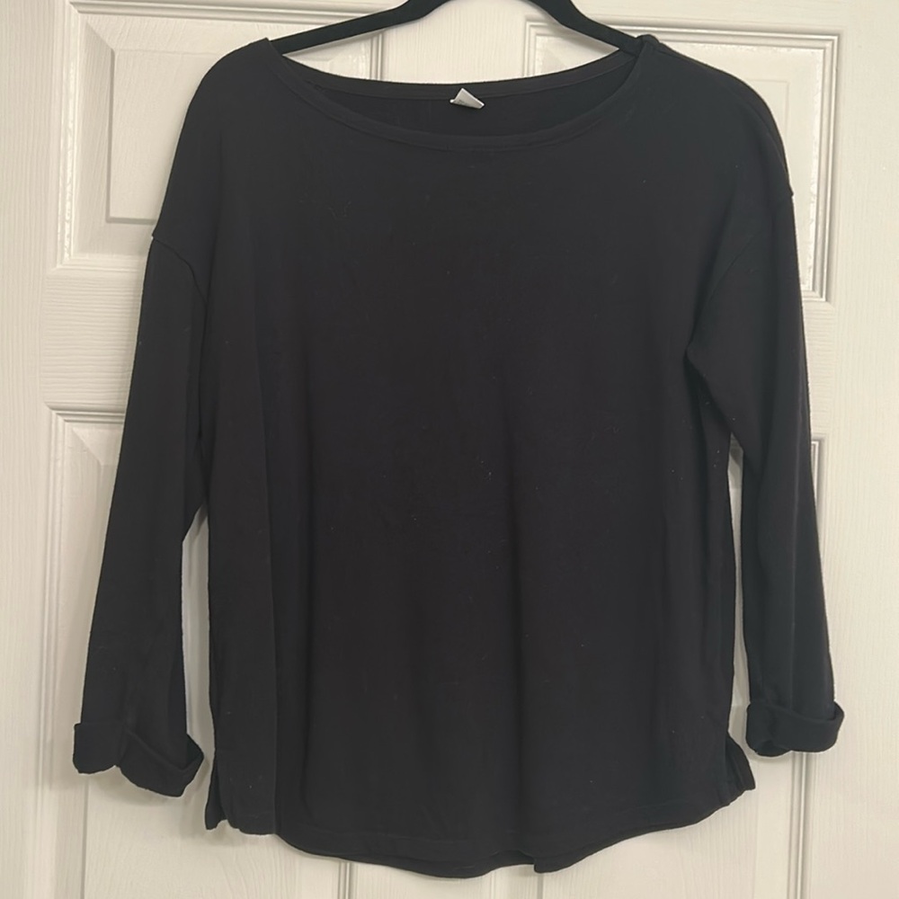 Casual 3/4 sleeve shirt w/ rolled sleeves